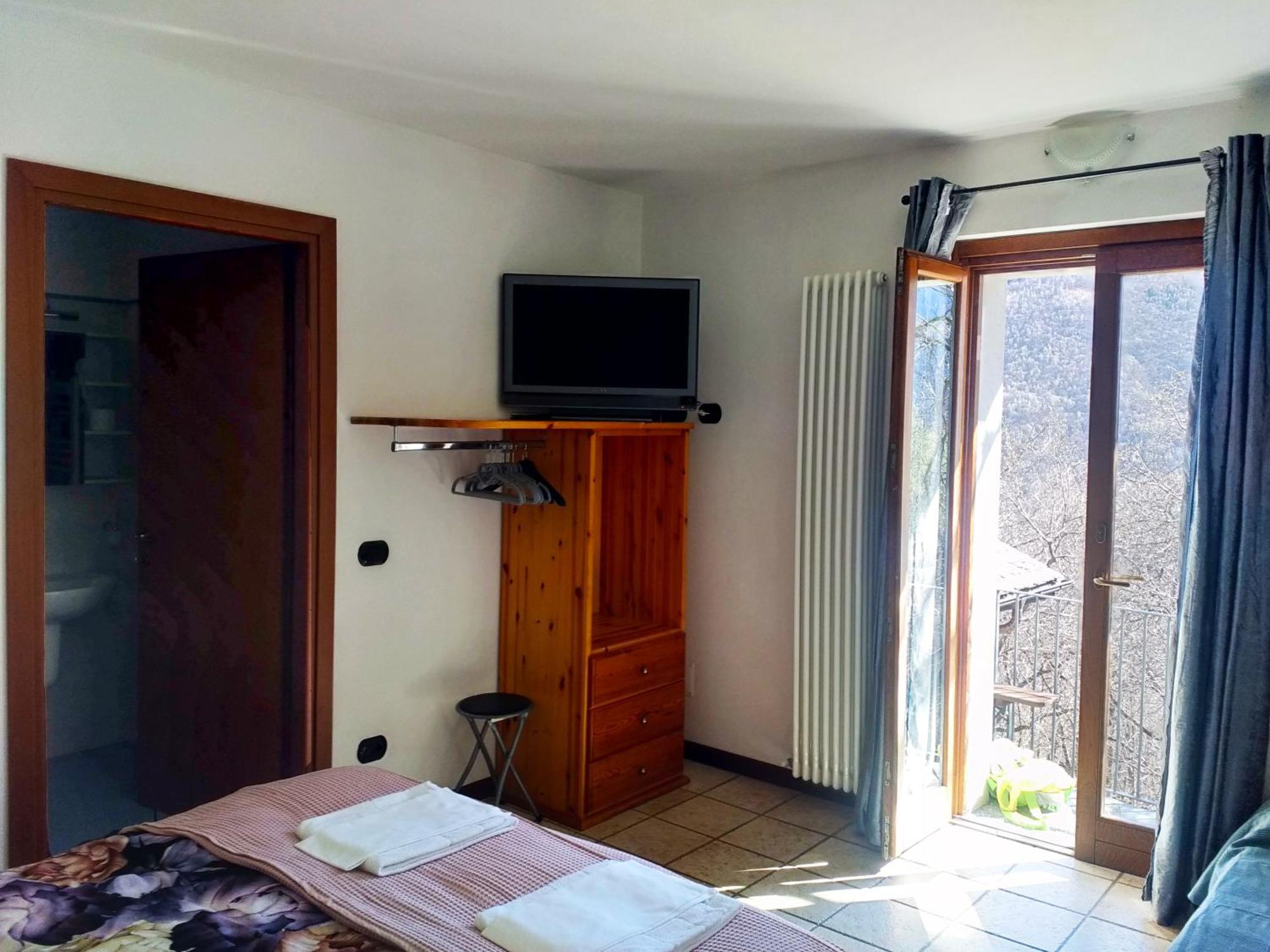 Agriturismo La Fonte Di Mariella Gravedona Ngoại thất bức ảnh
