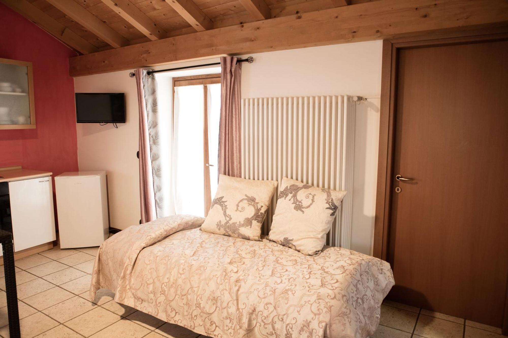 Agriturismo La Fonte Di Mariella Gravedona Ngoại thất bức ảnh
